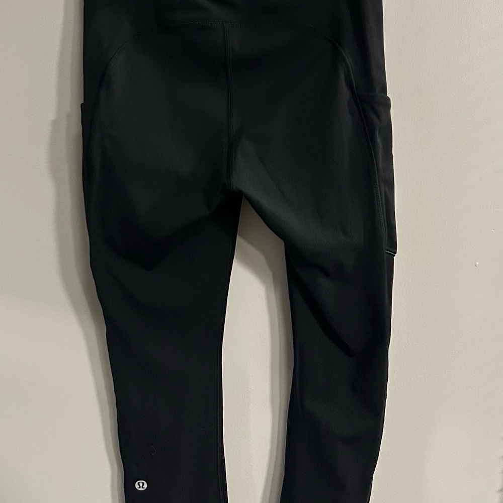Lululemon cropped 19” Black High-Waisted Leggings - Picture 4 of 5
